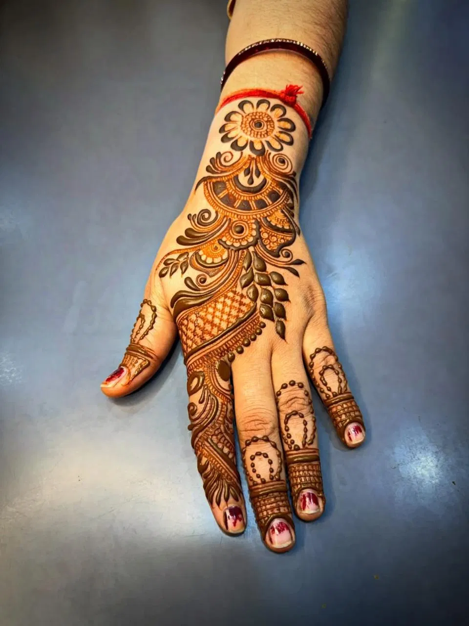 Arabic Back Hand Mehndi Design