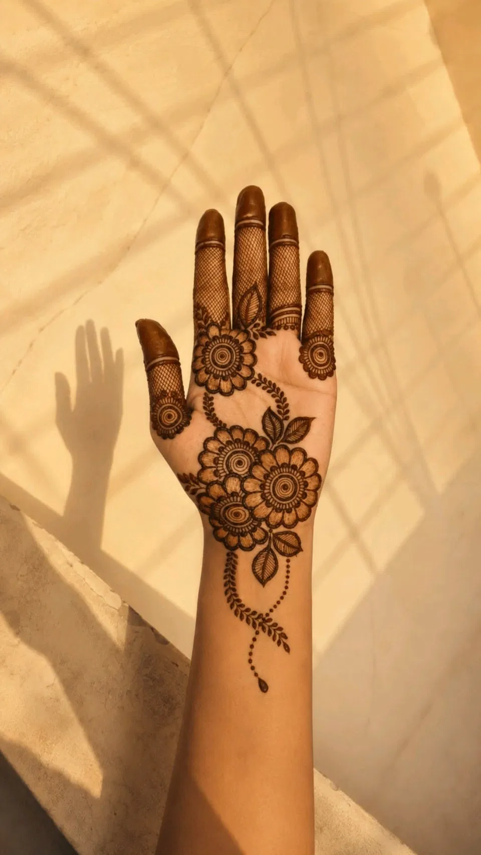 Aesthetic Minimal Arm Mehndi Design (2)