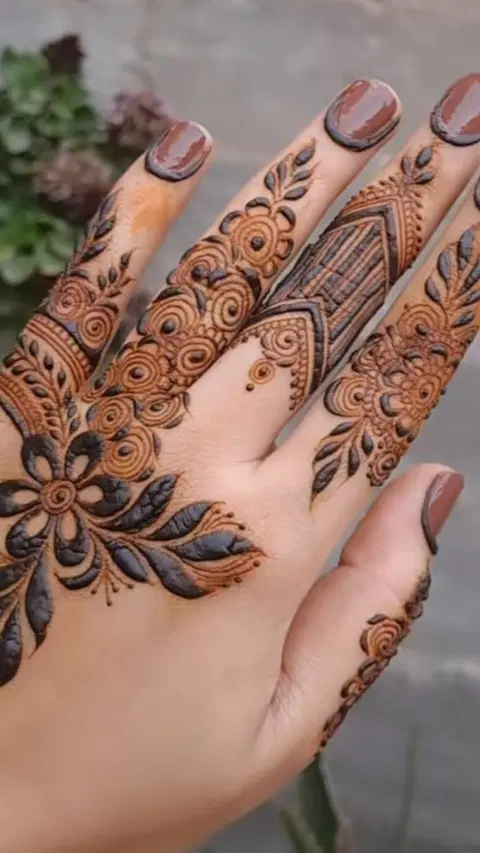 arabic royal back hand mehndi design