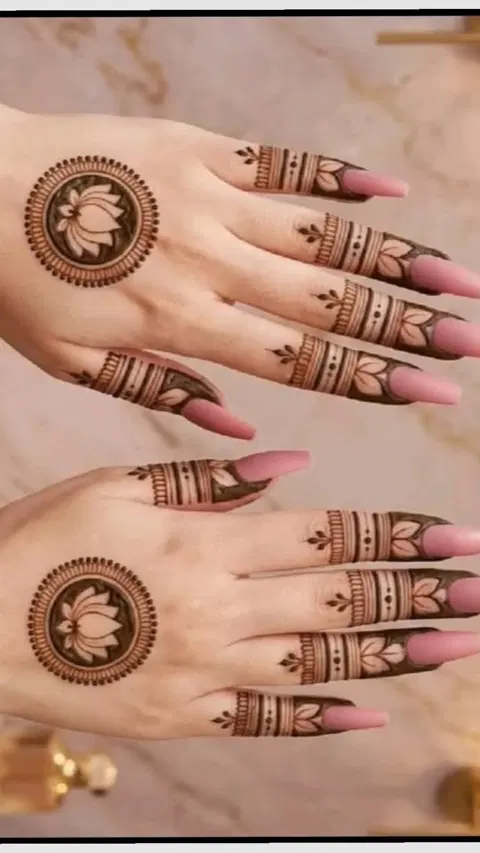 aesthetic minimal circle back hand mehndi design