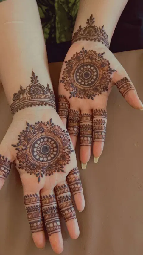 arabic bridal circle back hand mehndi design