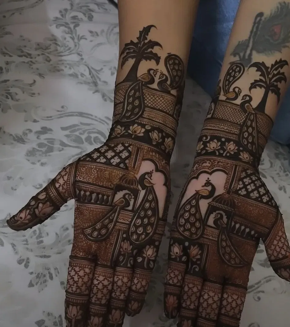 Heavy Finger Mehndi Design with Figures and Hearts