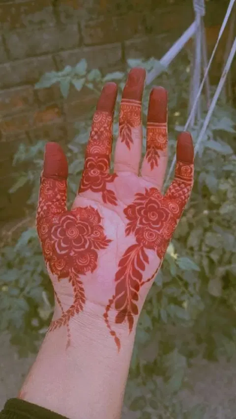 arabic simple flower front hand mehndi design