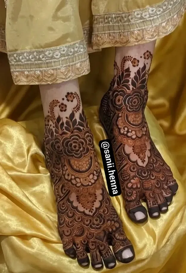 Bridal Indian Foot Mehndi Design with Figures (2)