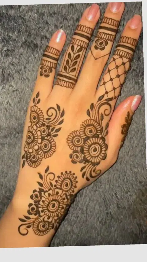 arabic simple bel back hand mehndi design