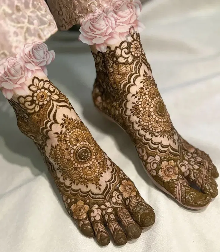 Bridal Pakistani Foot Mehndi Design with Figures and Flowers for Engagement