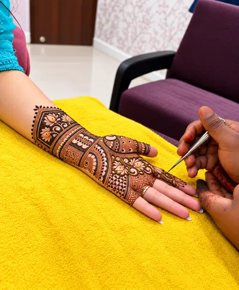 bridal indian front hand mehndi design