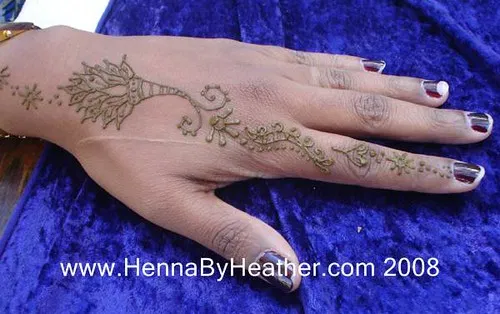 Arabic Minimal Back Hand Mehndi Design with Flowers, Jaal and Lotus