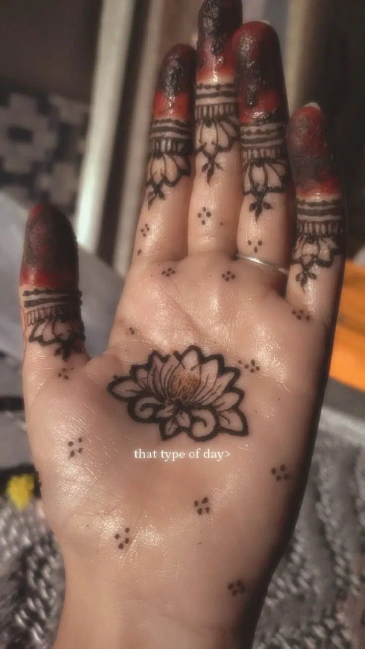 Aesthetic Bridal Front Hand Mehndi Design with Flowers, Jaal and Lotus