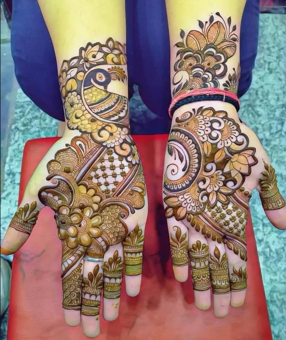 Bridal Indo-Arabic Back Hand Mehndi Design