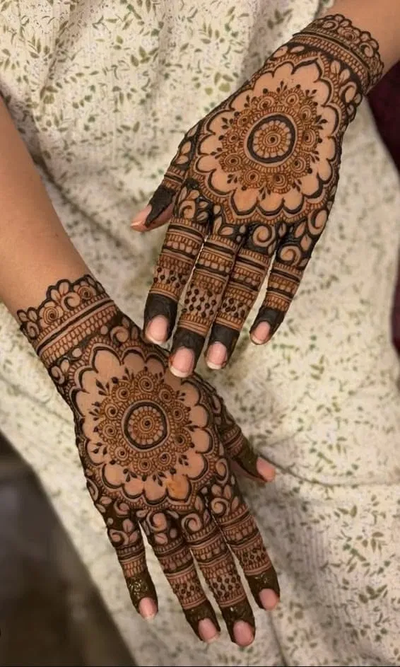 Aesthetic Bridal Arm Mehndi Design for Diwali