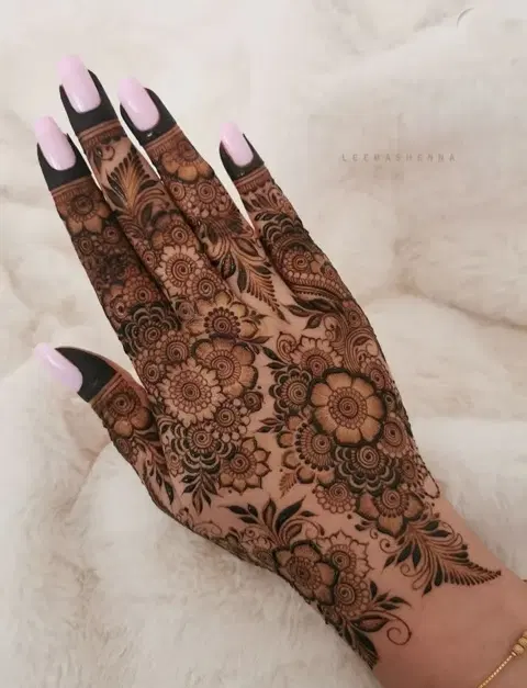 aesthetic bridal flower back hand mehndi design
