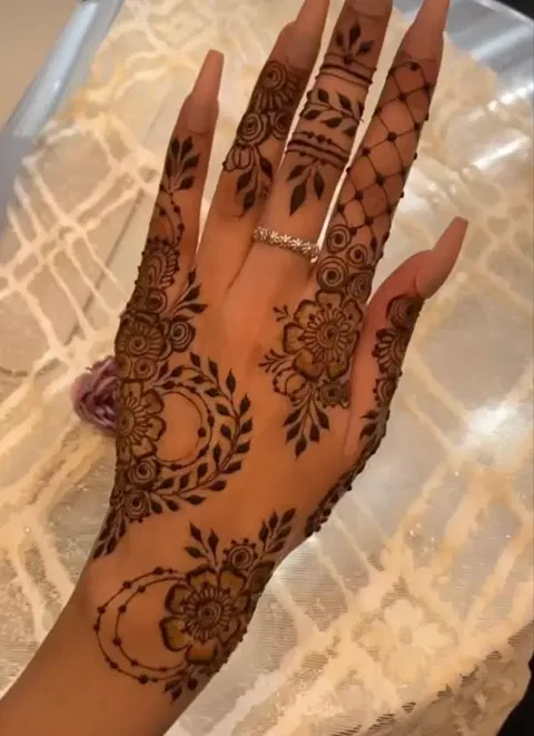 aesthetic moroccan flower back hand mehndi design