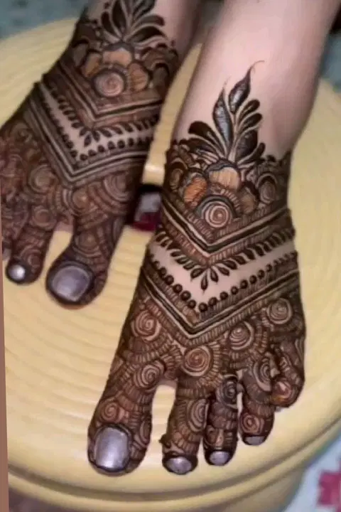 bridal pakistani foot mehndi design