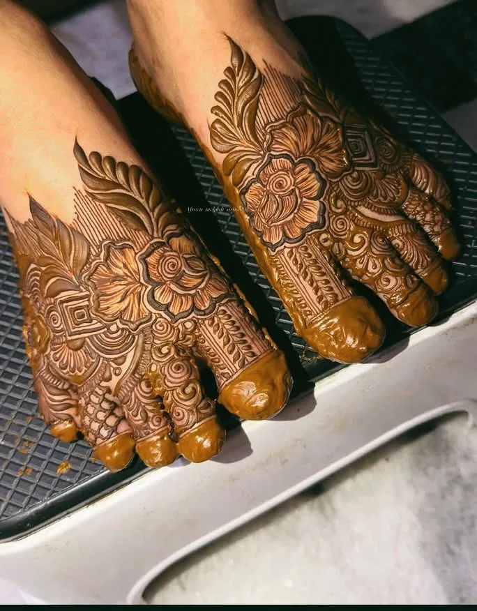 Bridal Stylish Back Hand Mehndi Design (9)