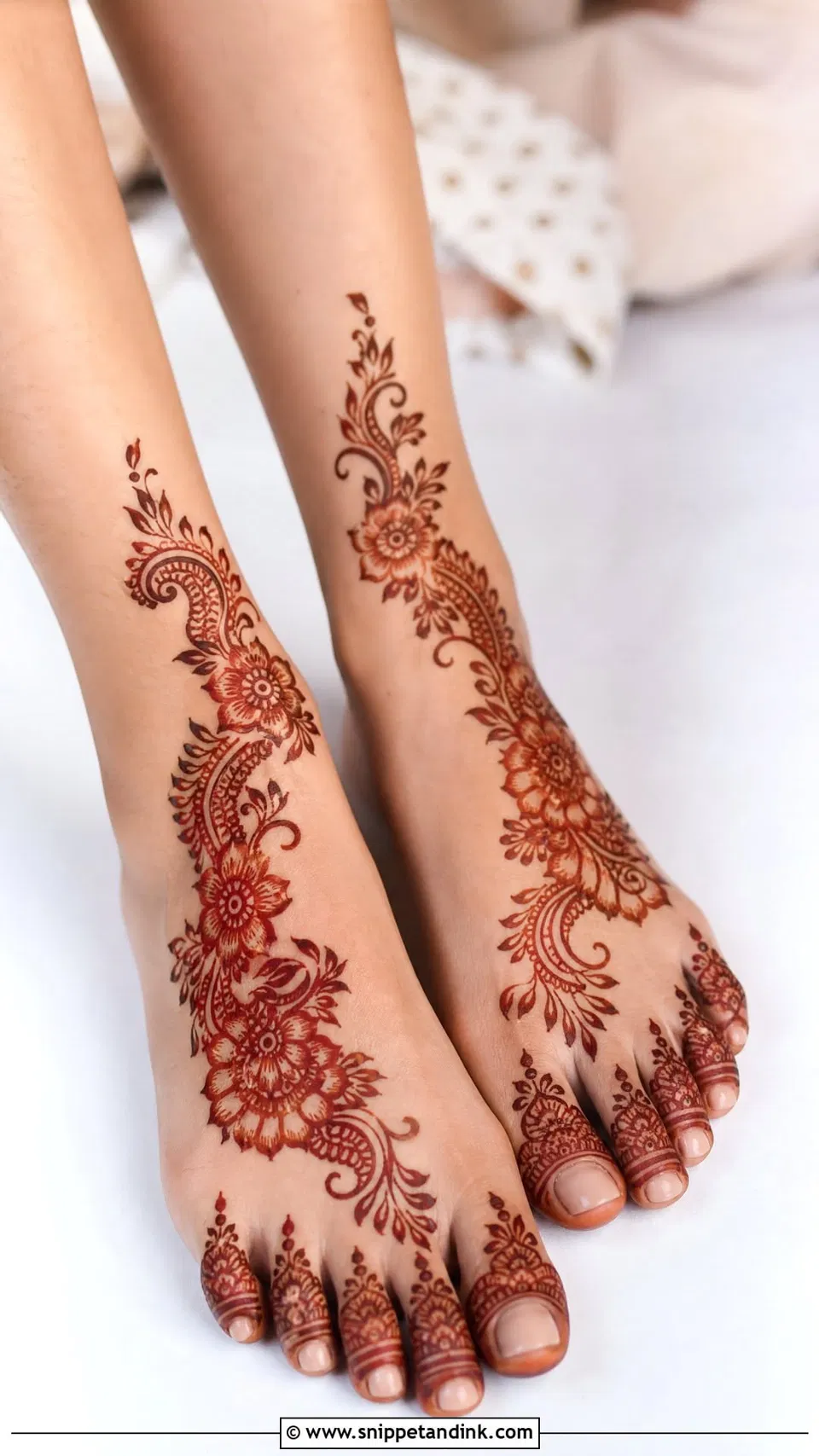Bridal Indian Back Hand Mehndi Design with Jaal (3)