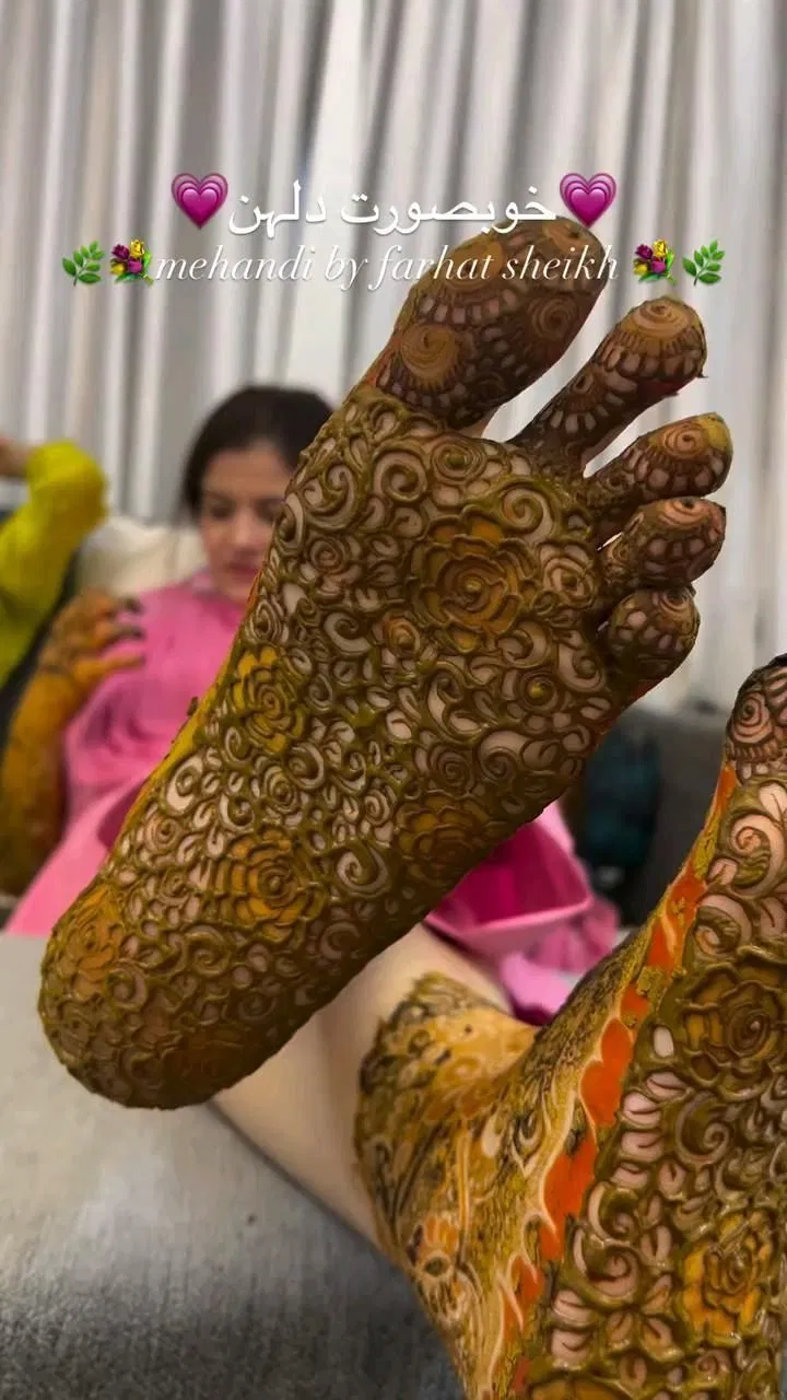 Bridal Pakistani Back Hand Mehndi Design with Flowers for Eid