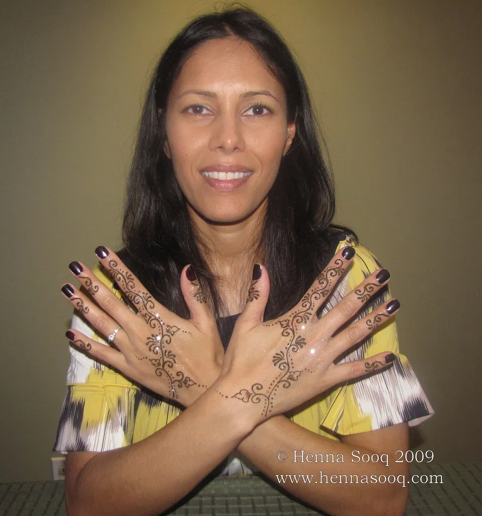 Easy Bridal Indian Back Hand Mehndi Design with Flowers