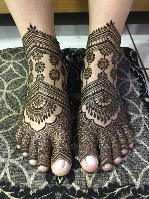 bridal indian back hand mehndi design