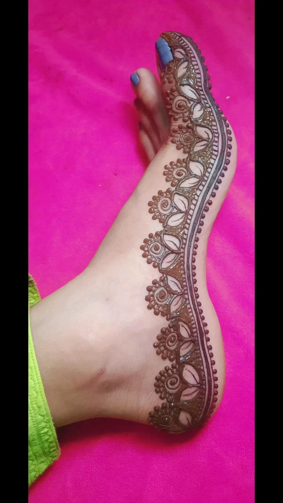 Arabic Bridal Foot Mehndi Design (5)