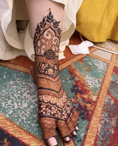 arabic bridal flower foot mehndi design