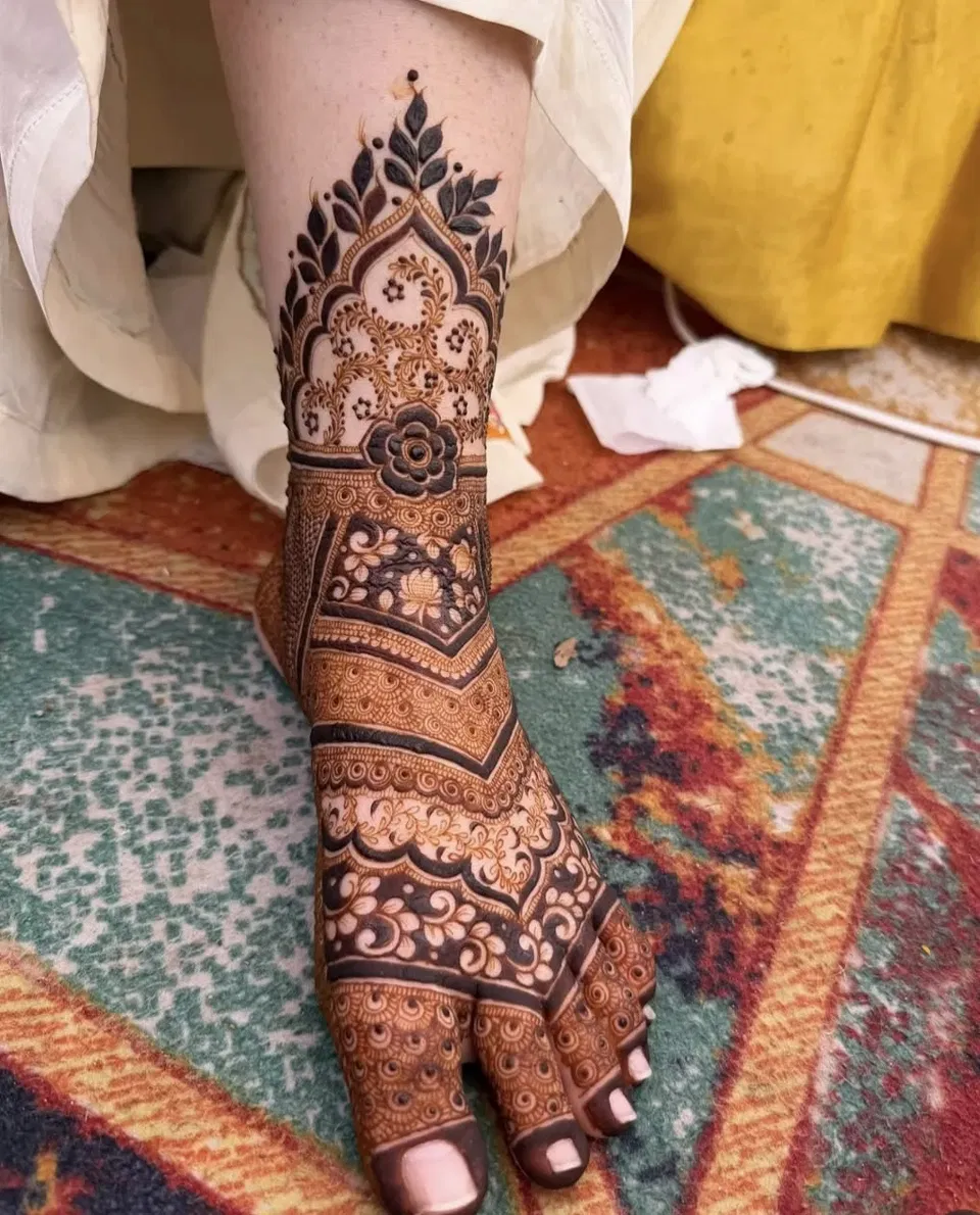 Arabic Bridal Foot Mehndi Design with Flowers