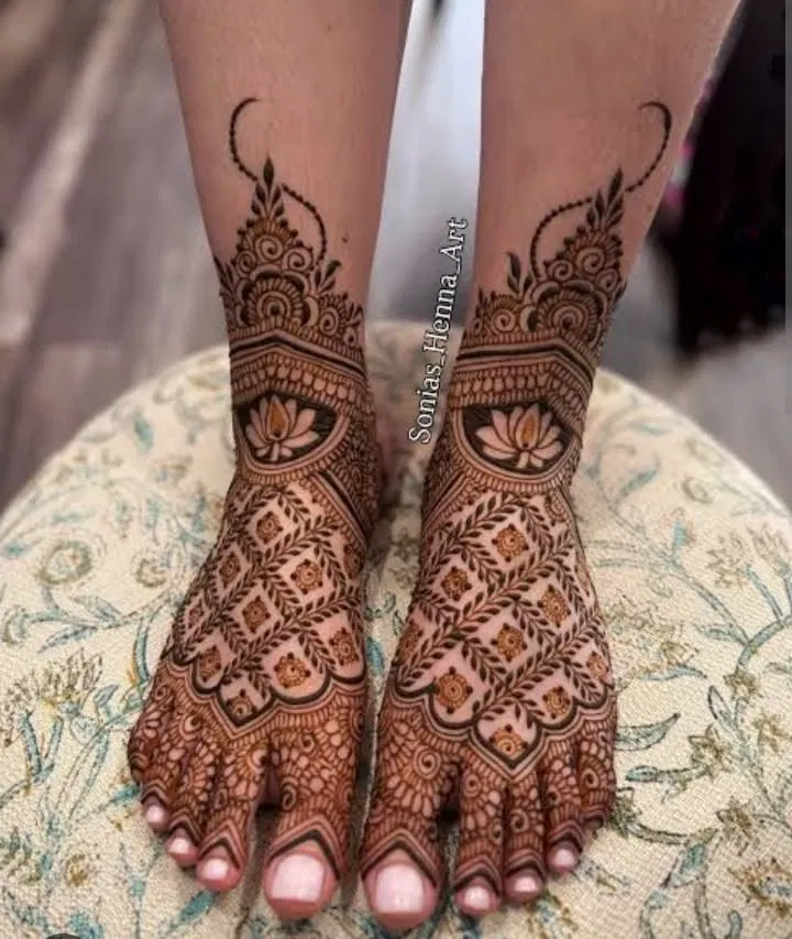 Bridal Foot Mehndi Design with Gol Tikki, Figures and Lotus