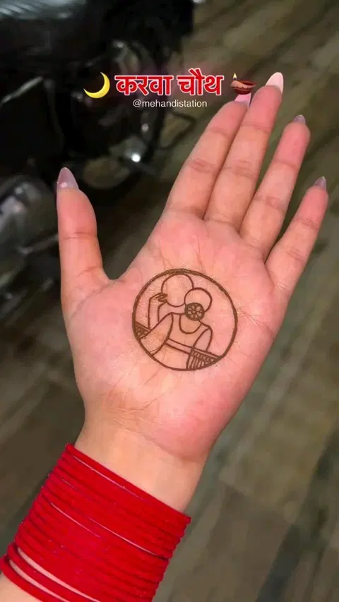 simple stylish circle back hand mehndi design
