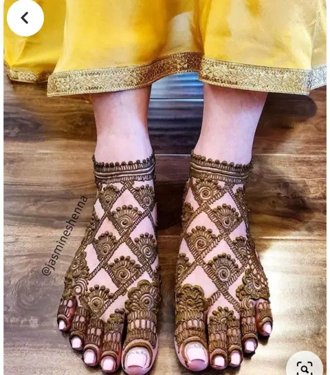bridal figure foot mehndi design