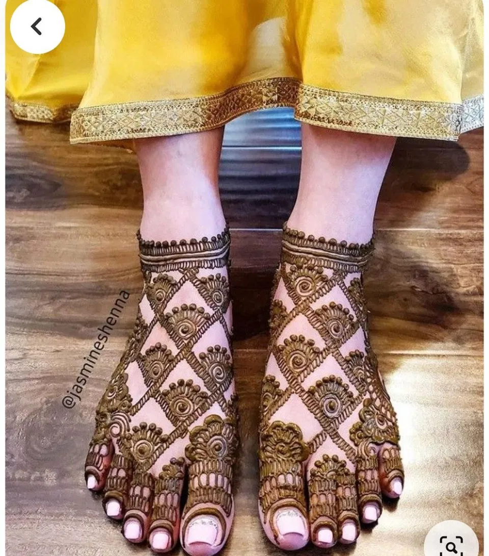 Bridal Foot Mehndi Design with Figures and Hearts