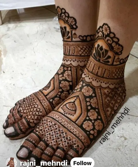 bridal indian figure foot mehndi design
