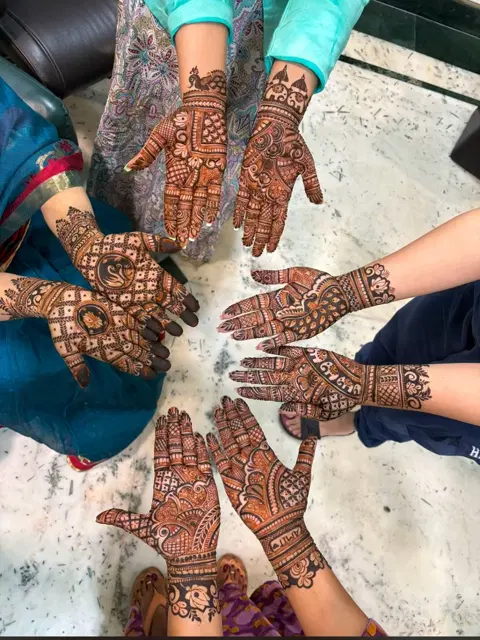 bridal indian figure front hand mehndi design