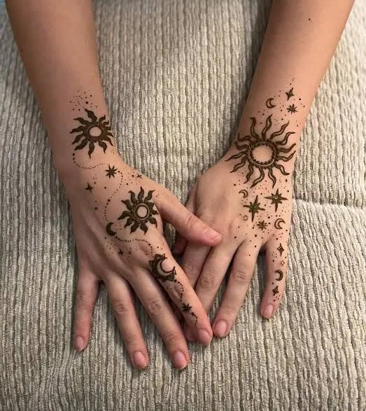 Aesthetic Simple Back Hand Mehndi Design with Jaal and Moon