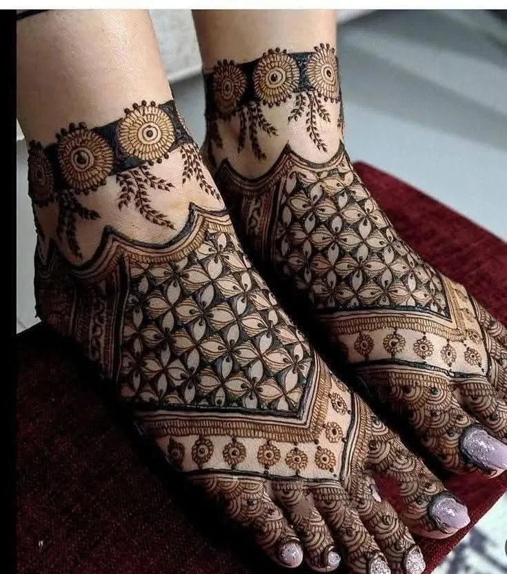 Bridal Indian Back Hand Mehndi Design with Figures and Flowers for Engagement