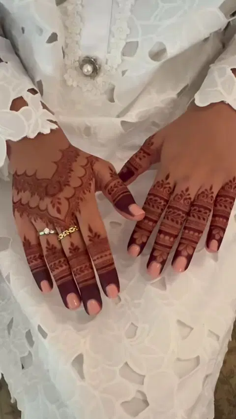 aesthetic simple back hand mehndi design