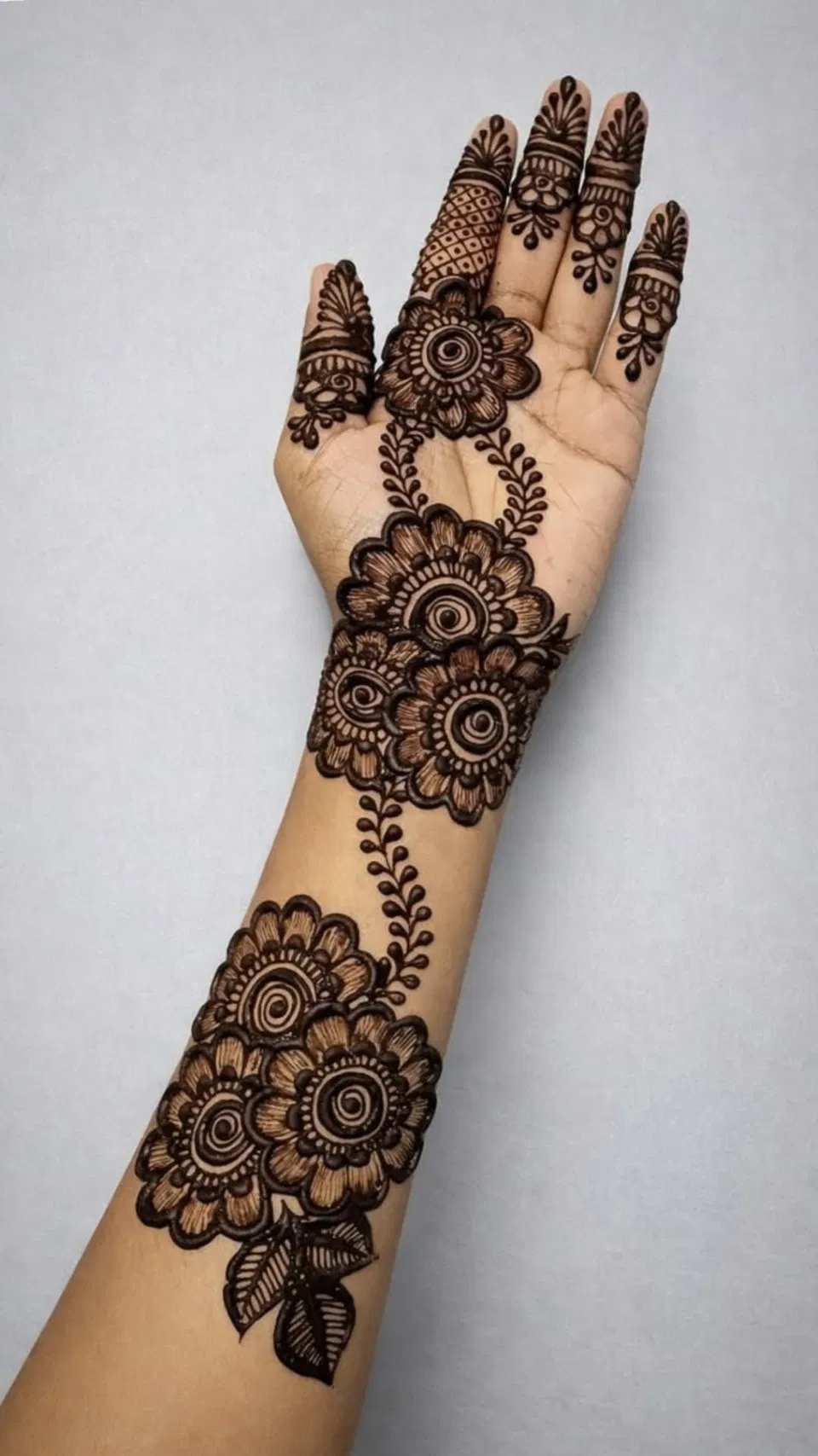 Arabic Bridal Front Hand Mehndi Design with Flowers (8)