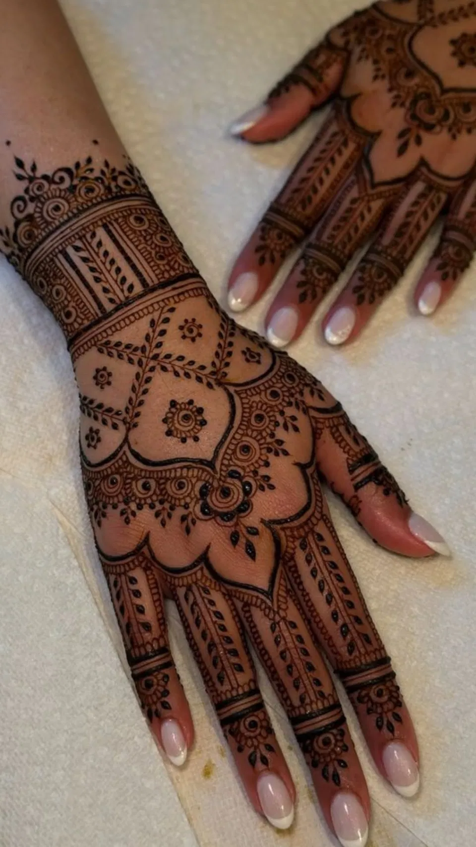 Bridal Indian Back Hand Mehndi Design for Diwali (2)