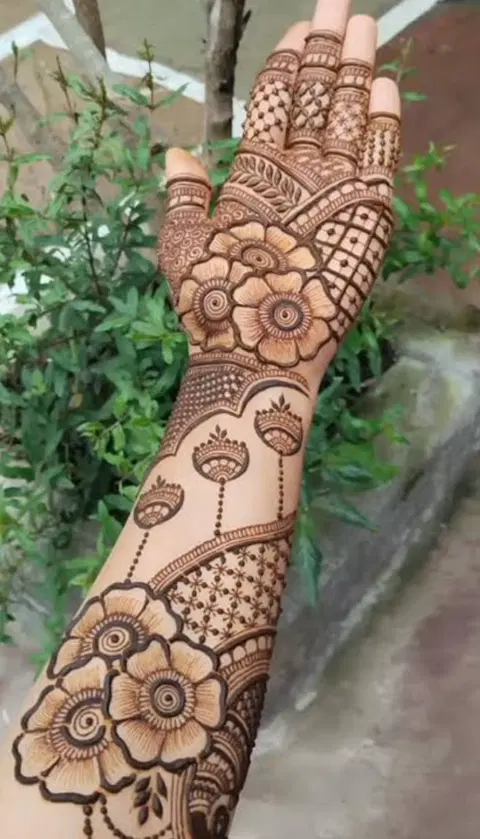 arabic bridal circle back hand mehndi design