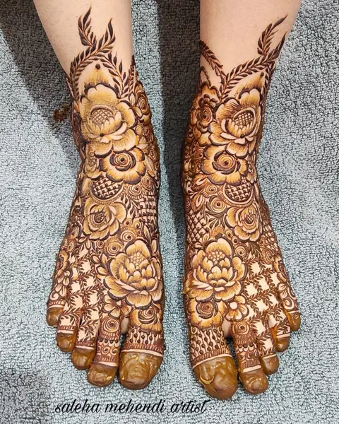 bridal foot mehndi design
