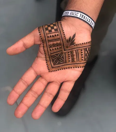 simple circle back hand mehndi design