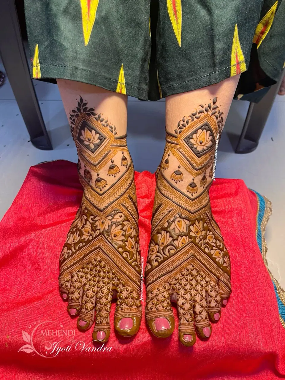 Bridal Royal Back Hand Mehndi Design with Figures