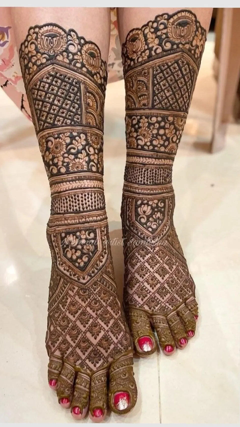 Easy Bridal Royal Foot Mehndi Design with Figures