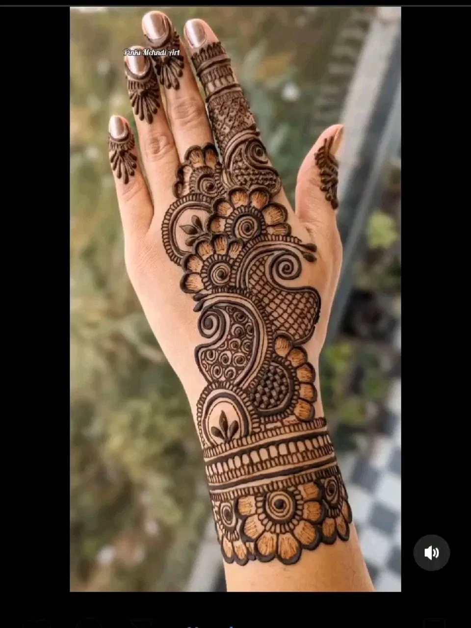 Arabic Back Hand Mehndi Design with Bel