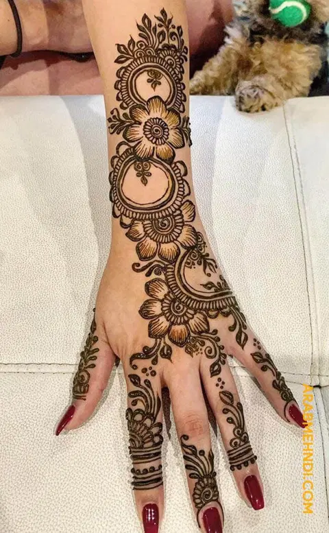 arabic simple circle back hand mehndi design