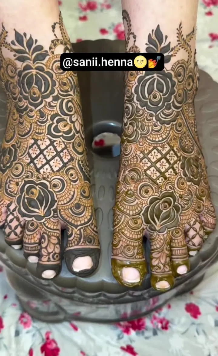 Bridal Foot Mehndi Design with Figures and Flowers