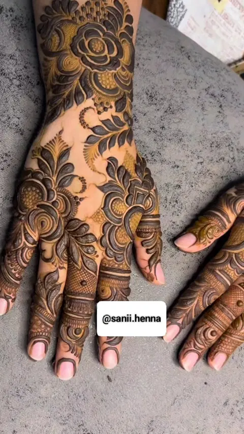 aesthetic dubai flower back hand mehndi design