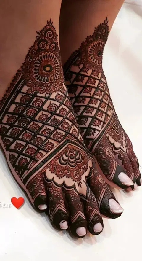 bridal stylish heart foot mehndi design