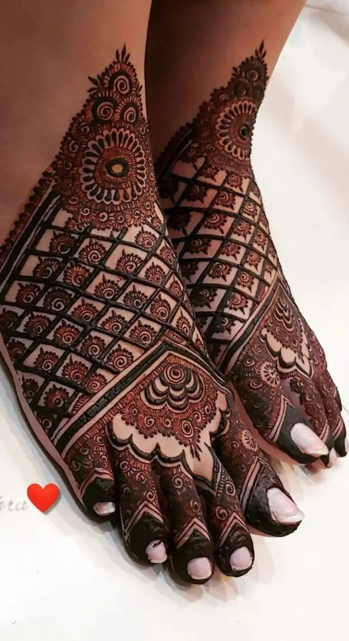 Bridal Stylish Foot Mehndi Design with Hearts