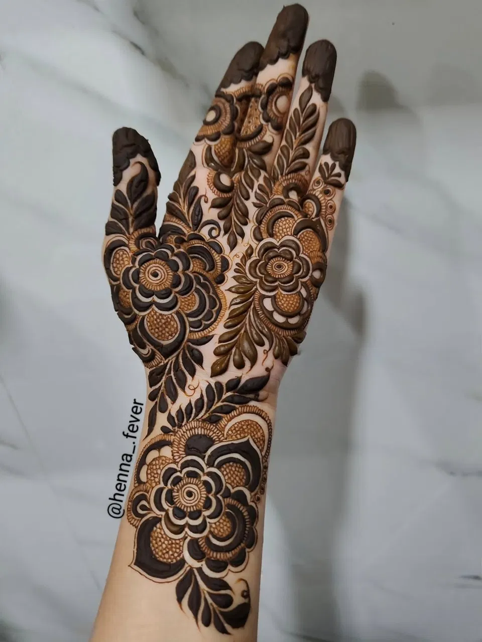 Heavy Aesthetic Arabic Front Hand Mehndi Design with Flowers