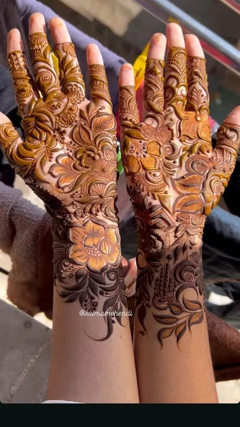 aesthetic arabic circle back hand mehndi design
